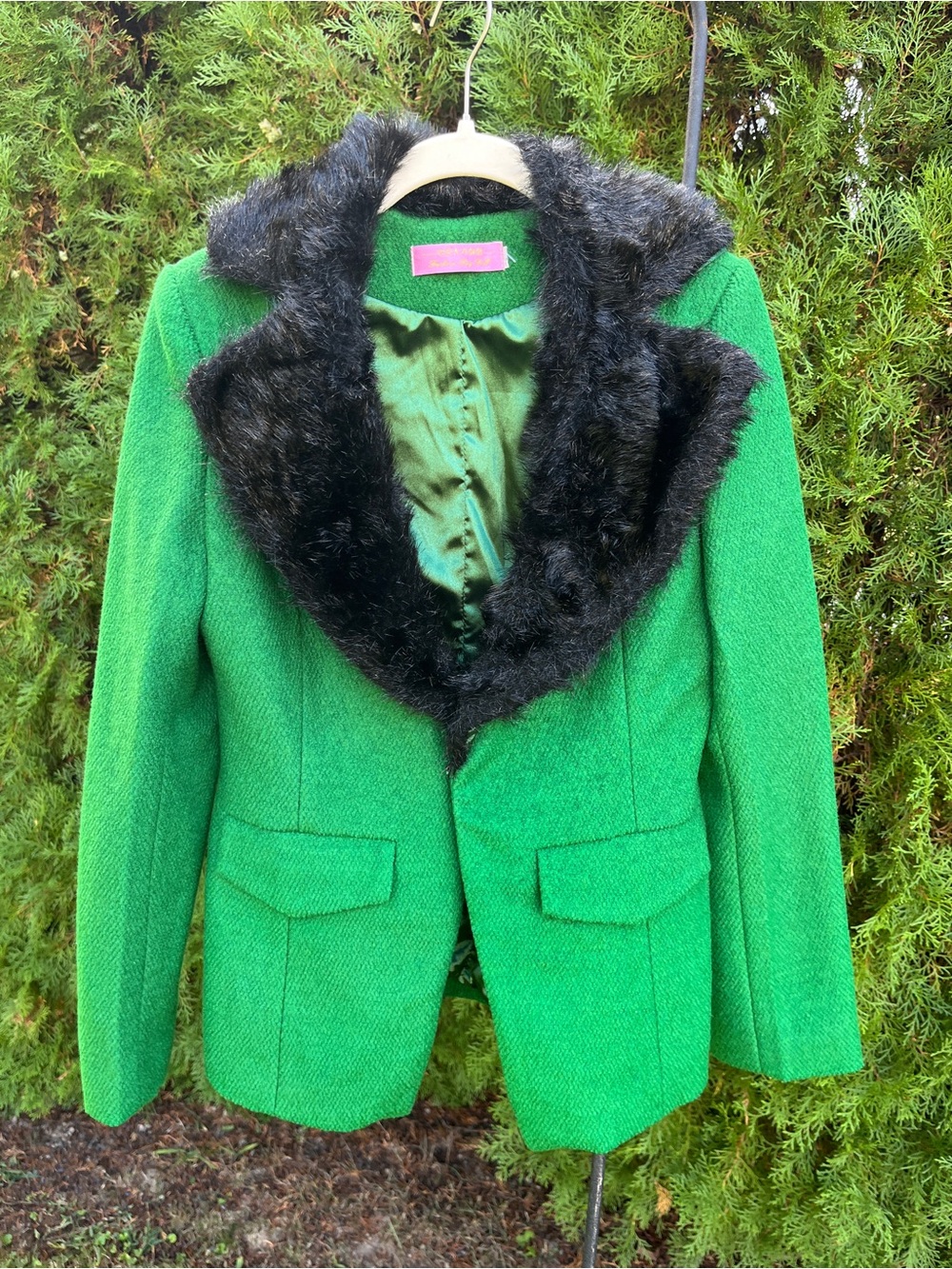 Adorable Green Wool-Blend Blazer with Black Faux Fur Trim